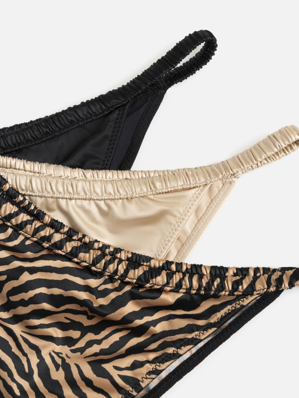 CONCEPT CLUB /  Трусы стринги-бразилиано жен 3шт. Story черный принт  фото 3