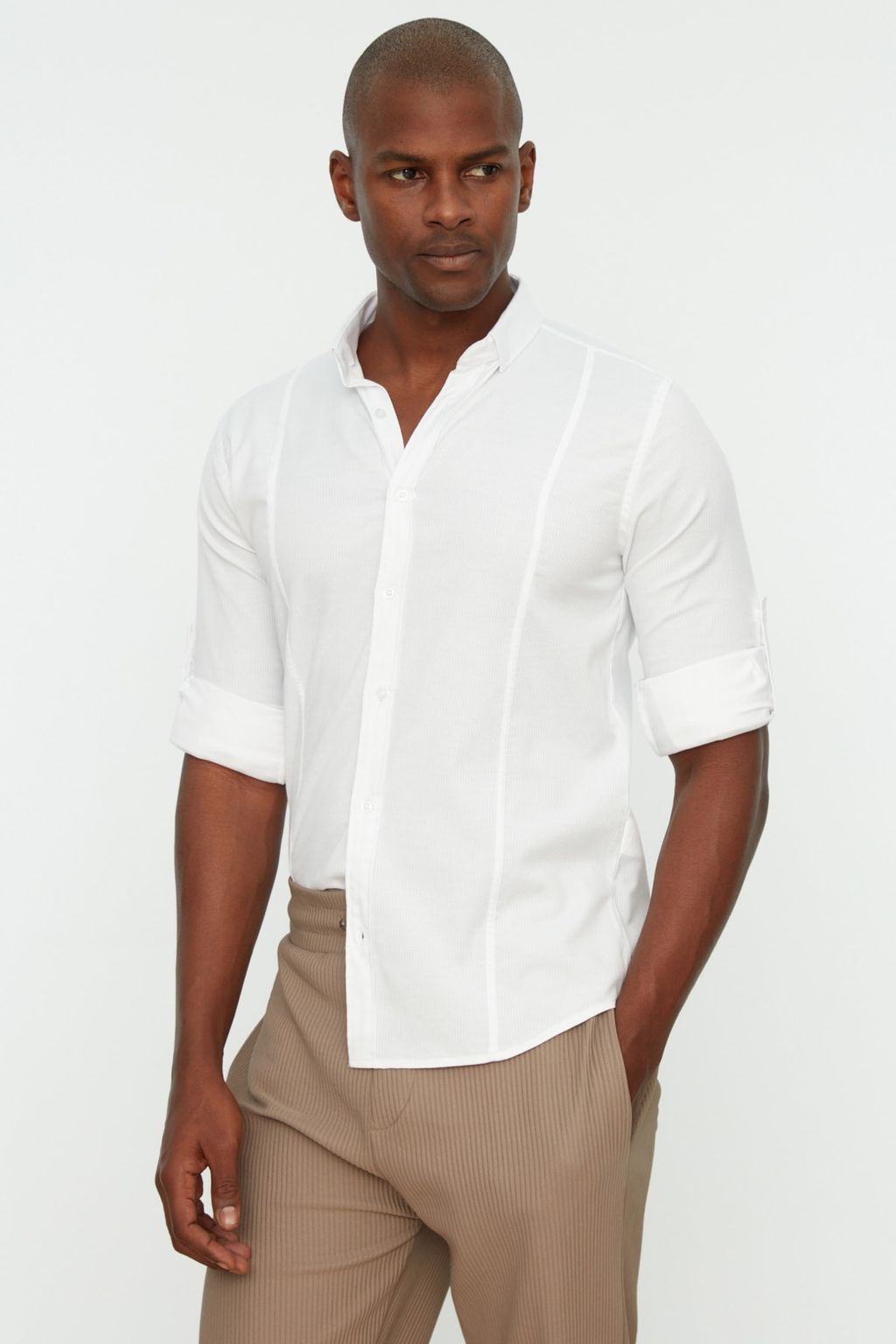 TRENDYOL MAN Beyaz Super Slim Fit Dugmeli Yaka Kulplu Apoletli Kolay Utulenebilir Gomlek TMNSS22GO0091 - Trendyolmilla фото 3