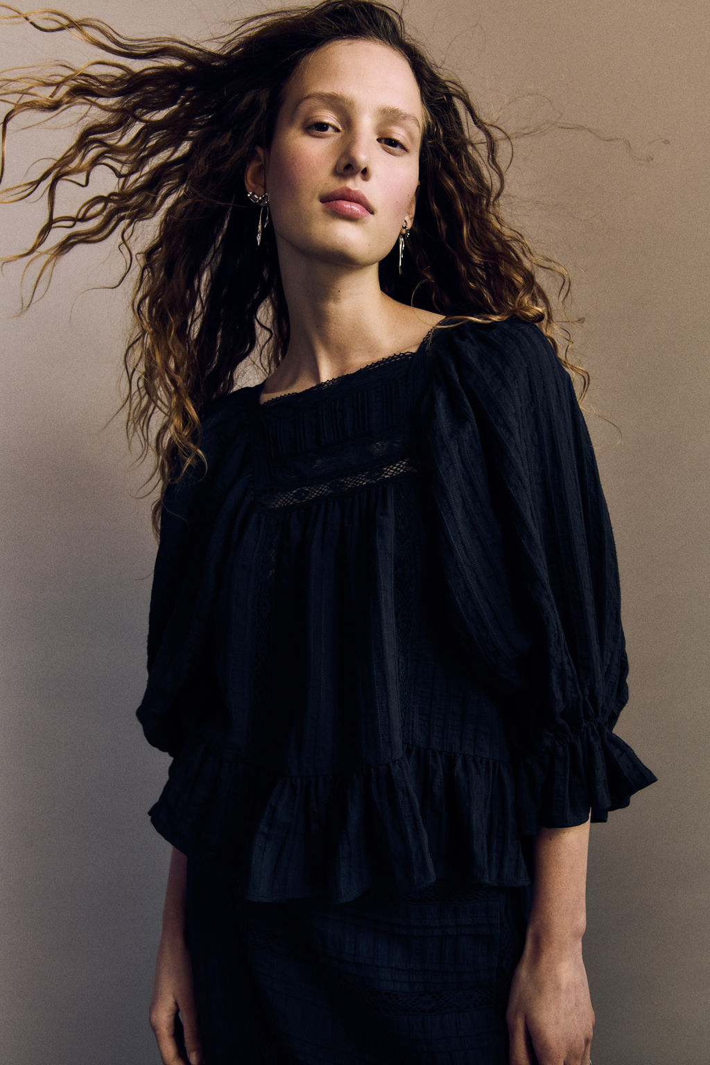 Blusa con mangas abullonadas - H&m фото 3