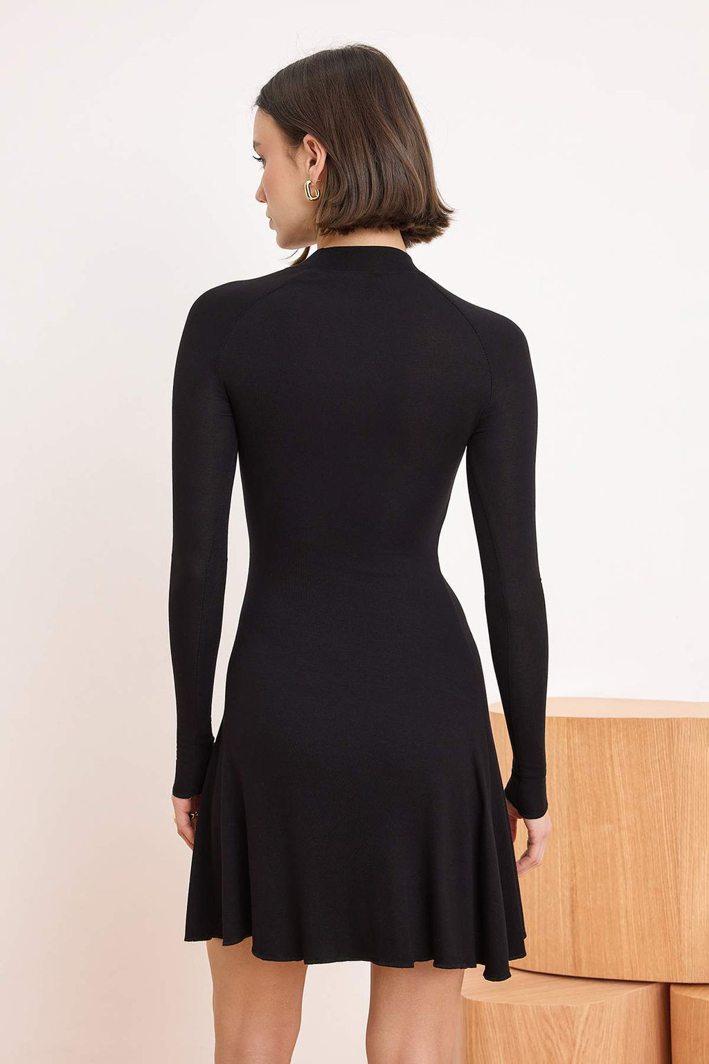 Siyah Belden Ac?lan Uzun Kollu Mini Yumusak Orme Elbise TWOSS26EL00608