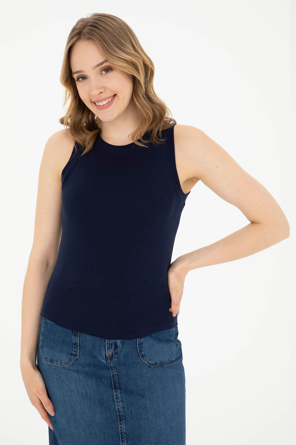 Женская базовая футболка без рукавов темно-синего цвета с круглым вырезом Неожиданная скидка в корзине - U.s. polo assn фото 3