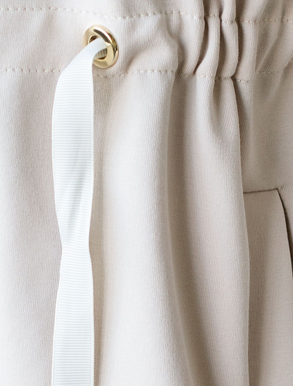 D49.075 Джемпер женский бежевый