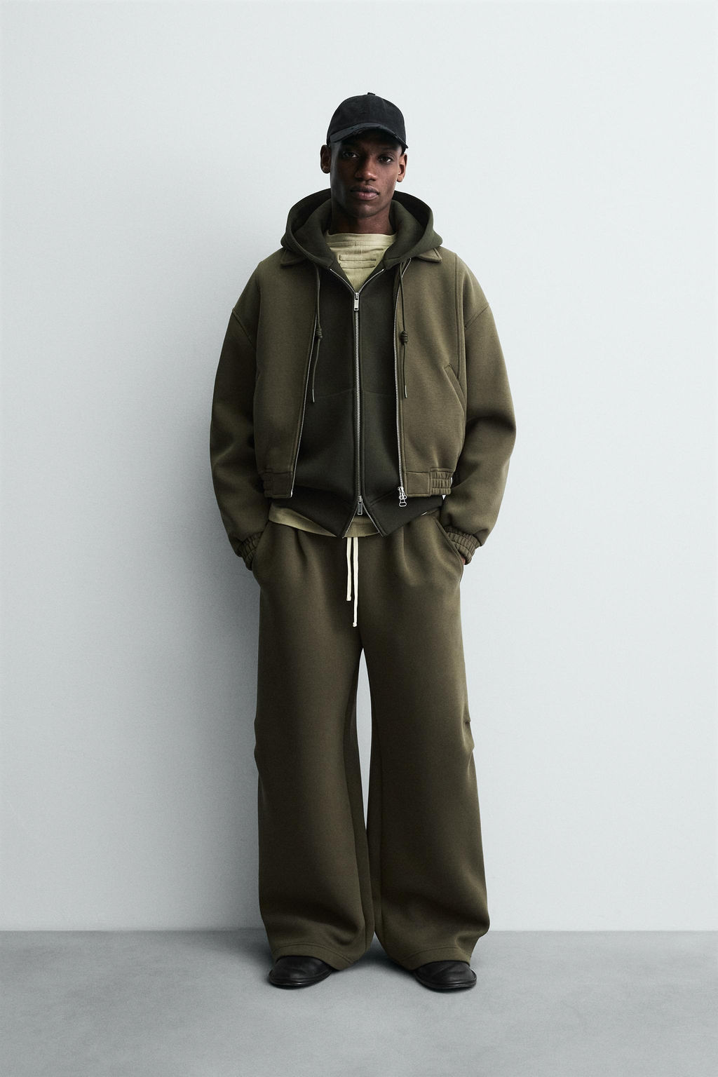 WIDE-LEG NEOPRENE-EFFECT TROUSERS WITH STUDS - Zara фото 11