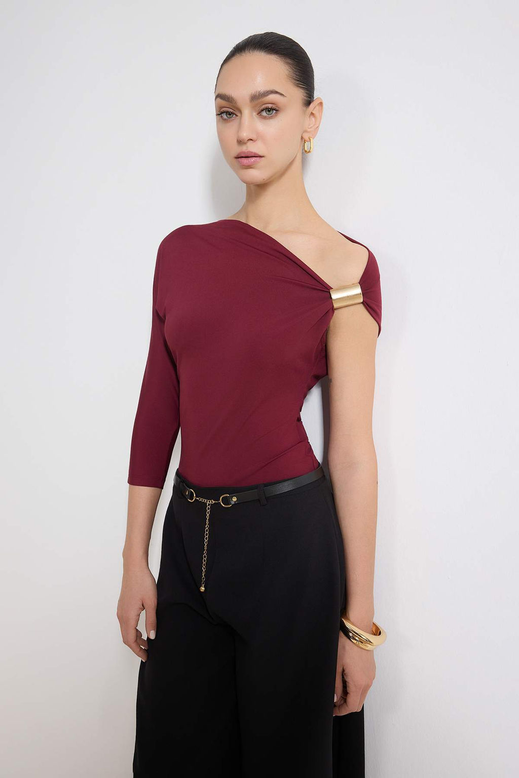 Murdum Fitted/Vucuda Oturan Asimetrik Yaka Aksesuar Detayl? Esnek Orme Bluz TWOSS26BZ00264