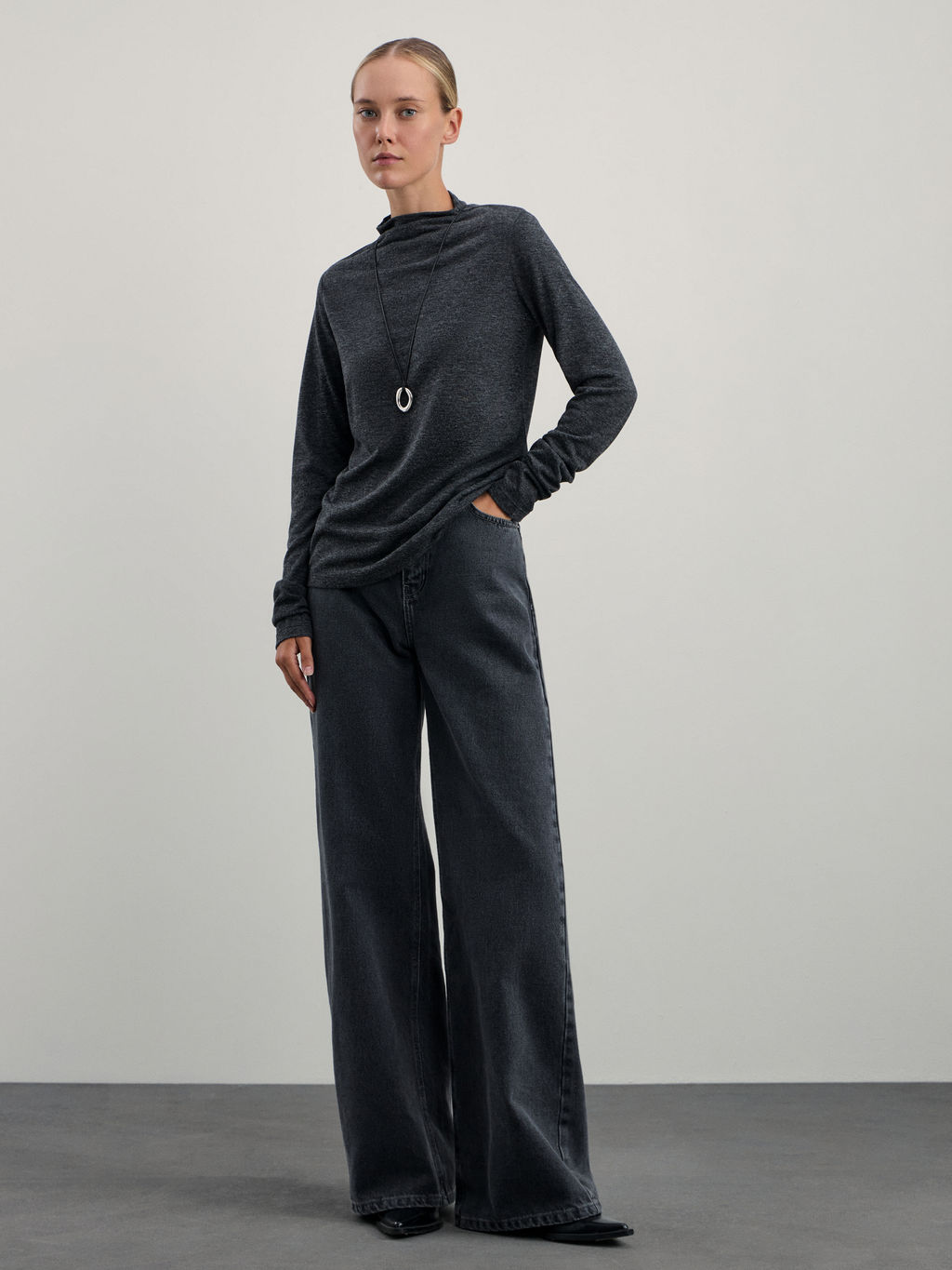 Джемпер из вискозы с воротником стойкой / Zarina  фото 2