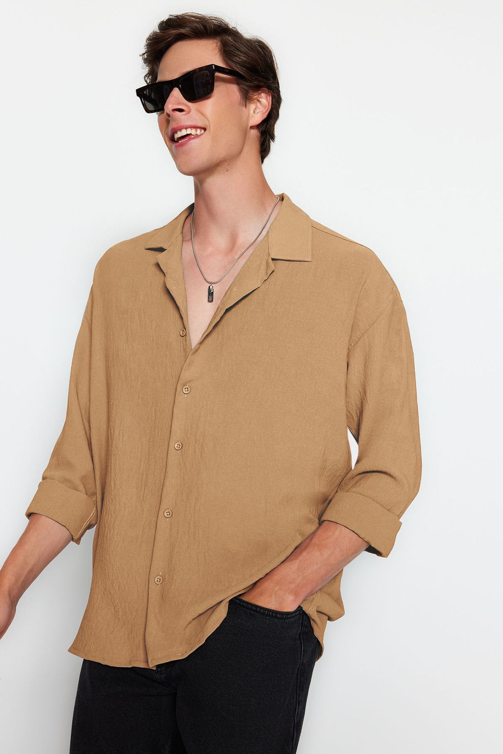 TRENDYOL MAN Beyaz Oversize Fit Apas Yaka Yazl?k Keten Gorunumlu Gomlek TMNSS23GO00053 - Trendyolmilla фото 5