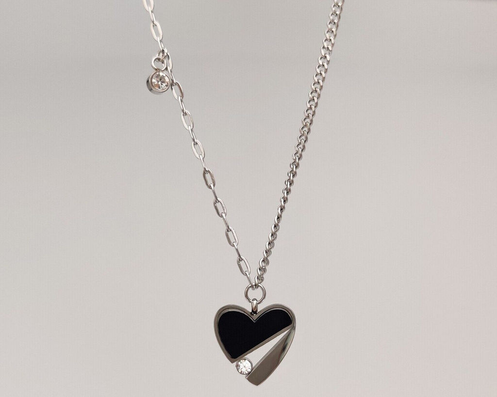 Кулон из стали на цепочке