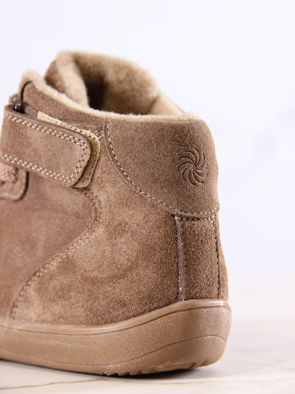 Кеды босоногие женские демисезонные 211.NATAbr.Серо-коричневая замша/Байка