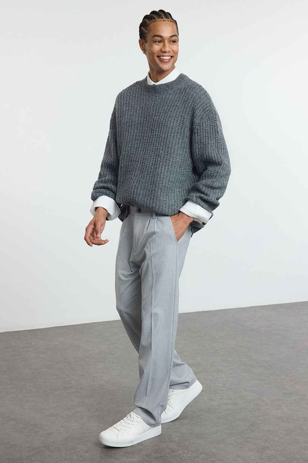 Gri Pileli Klasik Baggy Fit Kumas Pantolon TMNSS24PL00024