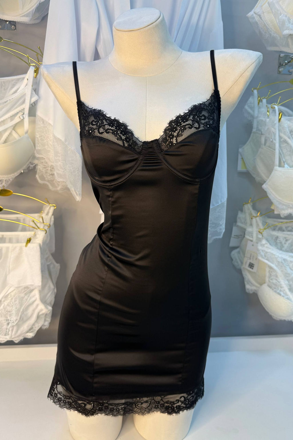 D0158 ЧЕРНАЯ СОРОЧКА С ЧЕРНЫМ КРУЖЕВОМ