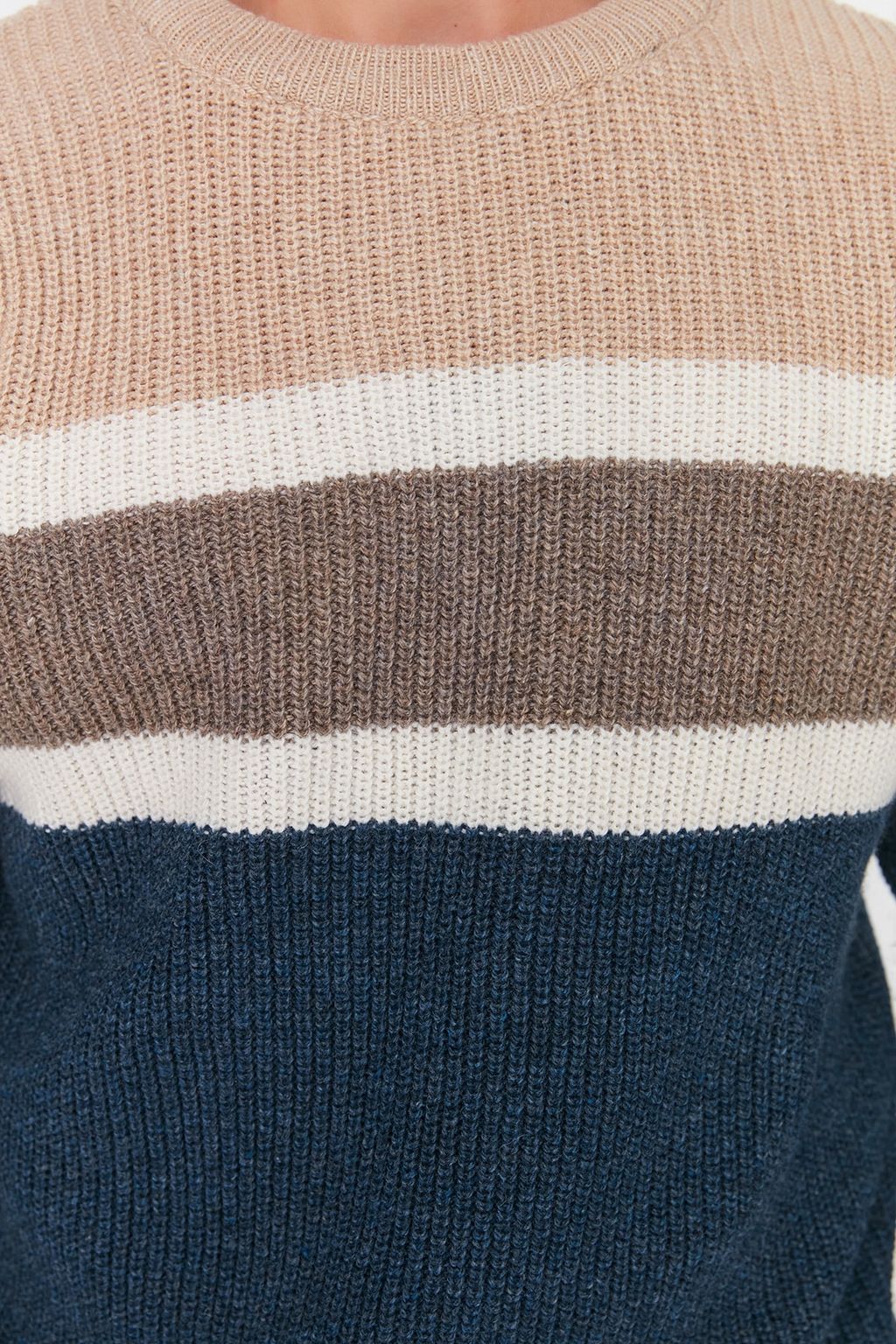 TRENDYOL MAN Gri Slim Fit Yunlu Bisiklet Yaka Panelli Renk Bloklu Triko Kazak TMNAW22KZ0343 - Trendyolmilla фото 11