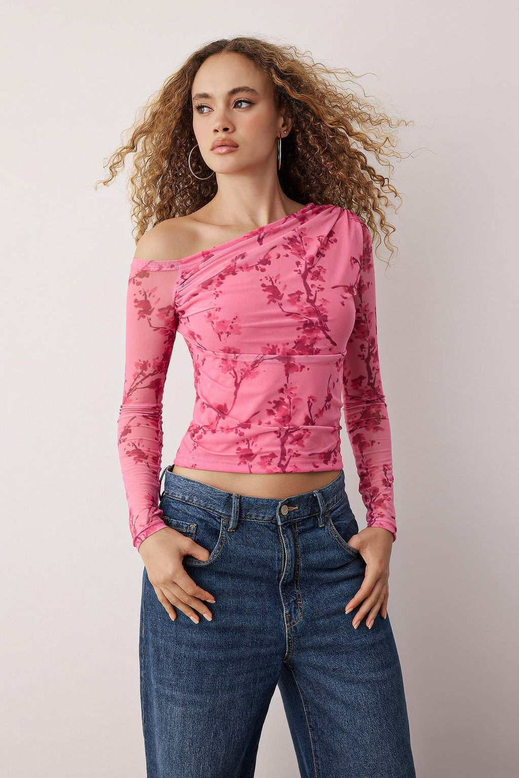Pembe Cicekli Tul Astarl? Asimetrik Yaka Orme Orme Bluz TWOAW24BZ00051