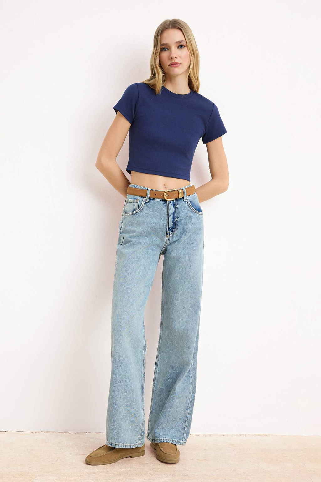 Koyu Mavi YUMUSACIK Tencel Kar?s?ml? Yuksek Bel Wide Leg Jeans TWOSS26JE00137 - Trendyolmilla фото 6