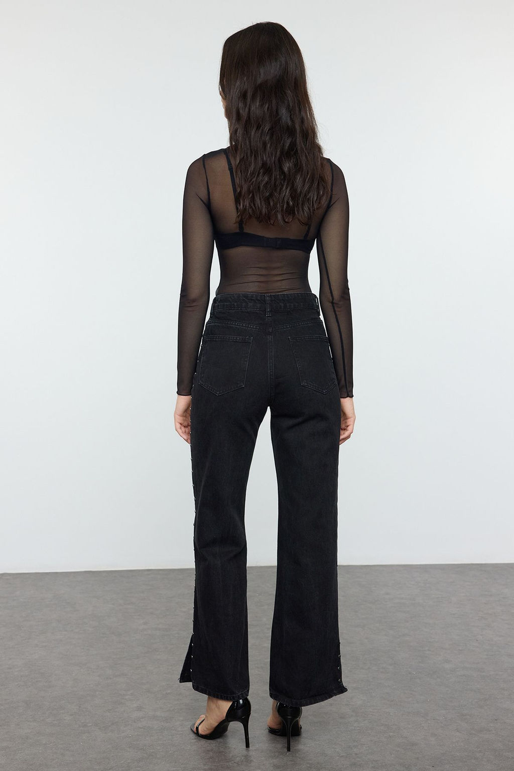 Siyah Trok Detayl? Pacas? Y?rtmacl? Yuksek Bel Wide Leg Jeans TWOSS25JE00015 - Trendyolmilla фото 5