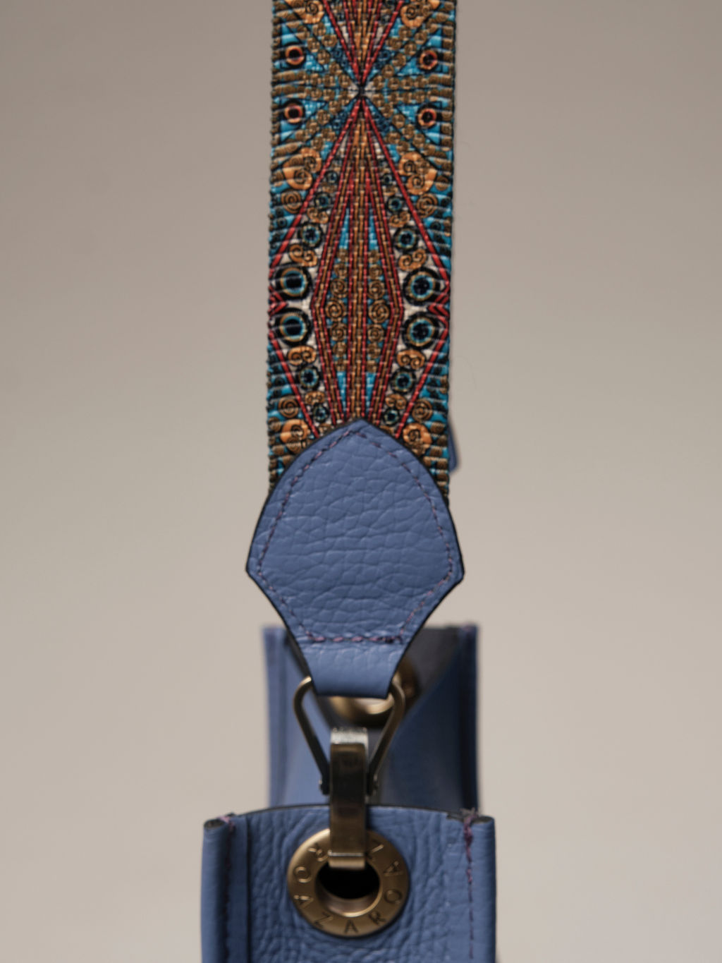 Сумка кожаная на плечо Azaro 30996 сиреневый закат