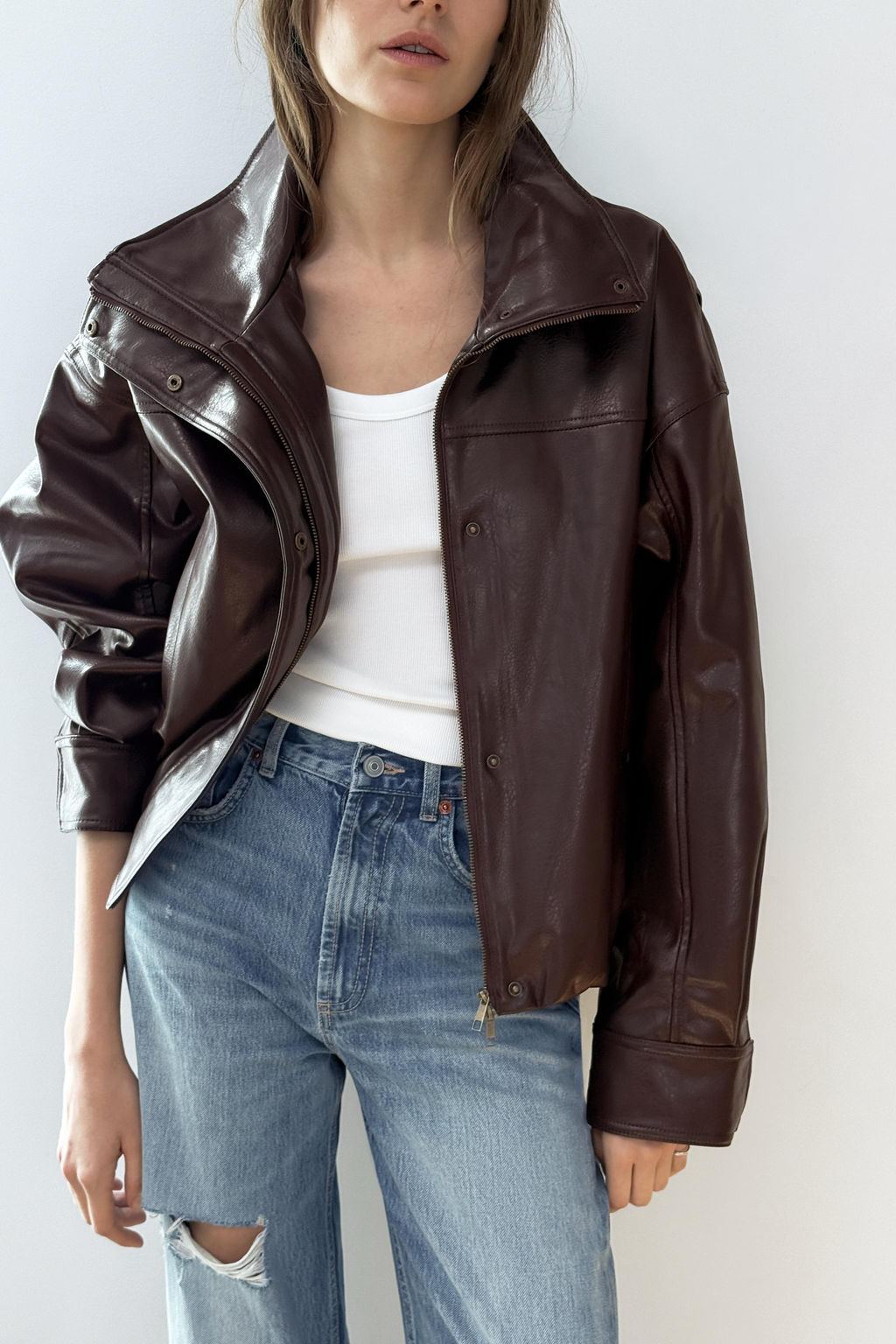 LEATHER EFFECT JACKET WITH PLEATS - Zara фото 9
