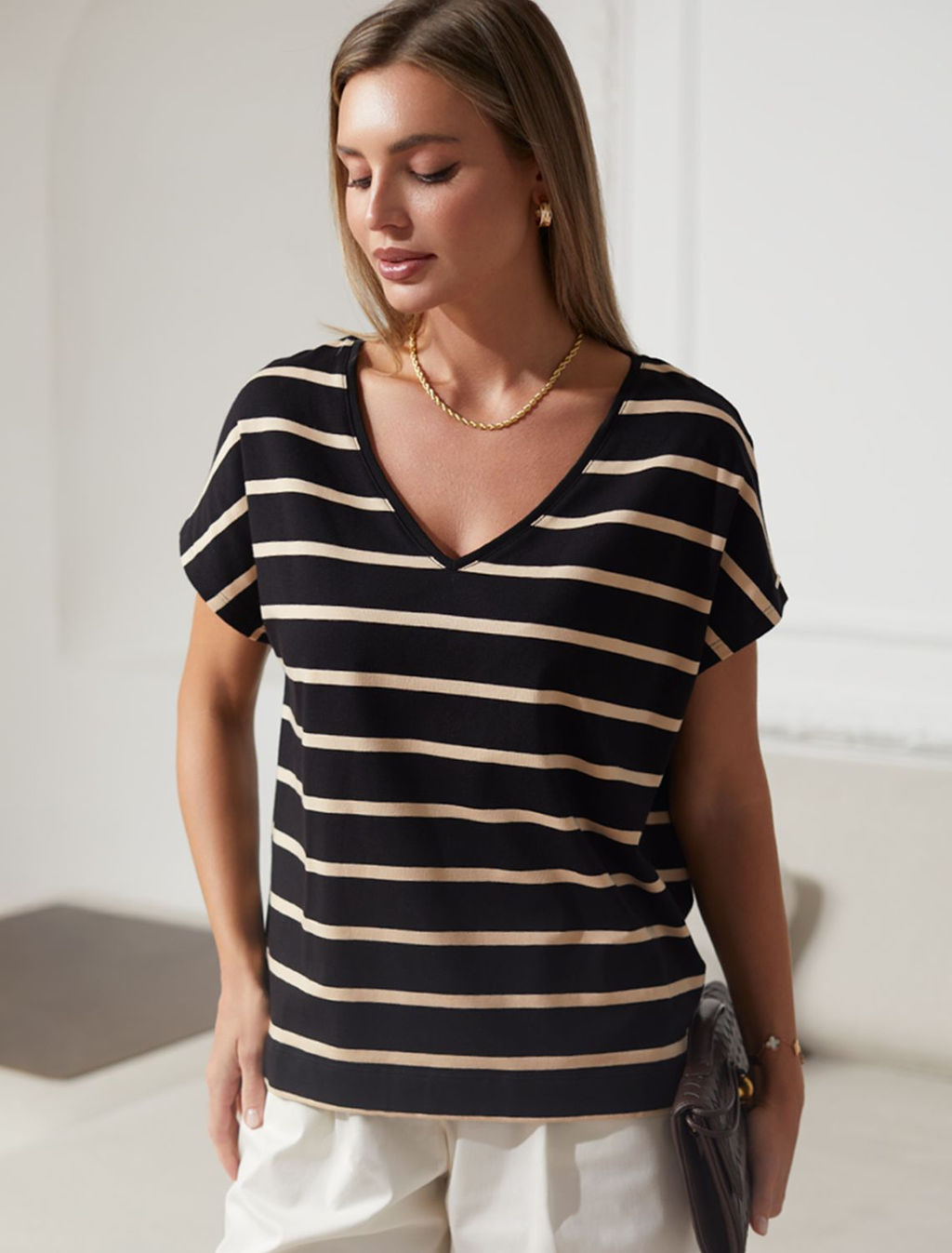 Футболка в полоску с V-вырезом и цельнокроеным рукавом из премиального хлопка - Vilatte фото 6