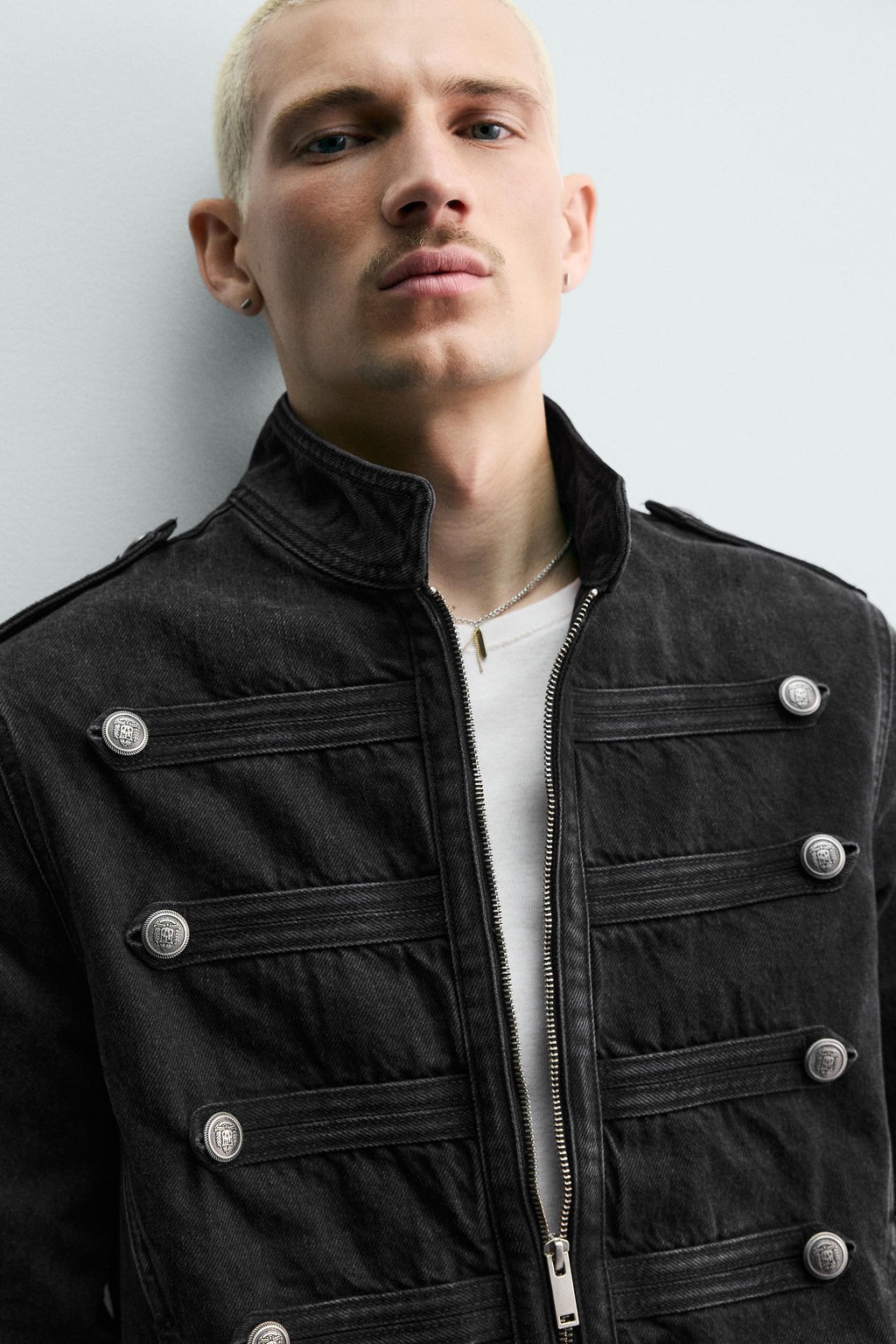 CHAQUETA DENIM ALAMARES BOTONES / Carb?n - Zara фото 9