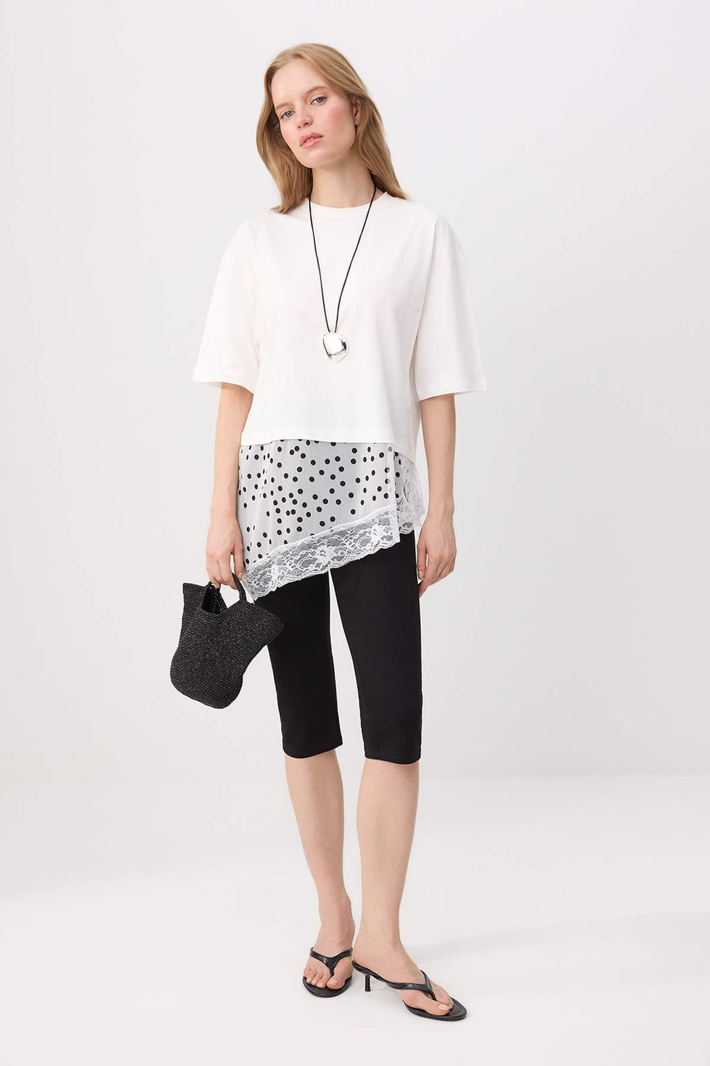 Ekru D_z Oversize/Geni_ Kal_p Puantiyeli Dantel Detayl_ _rme T-Shirt TWOSS26TS00337 - Trendyolmilla фото 2