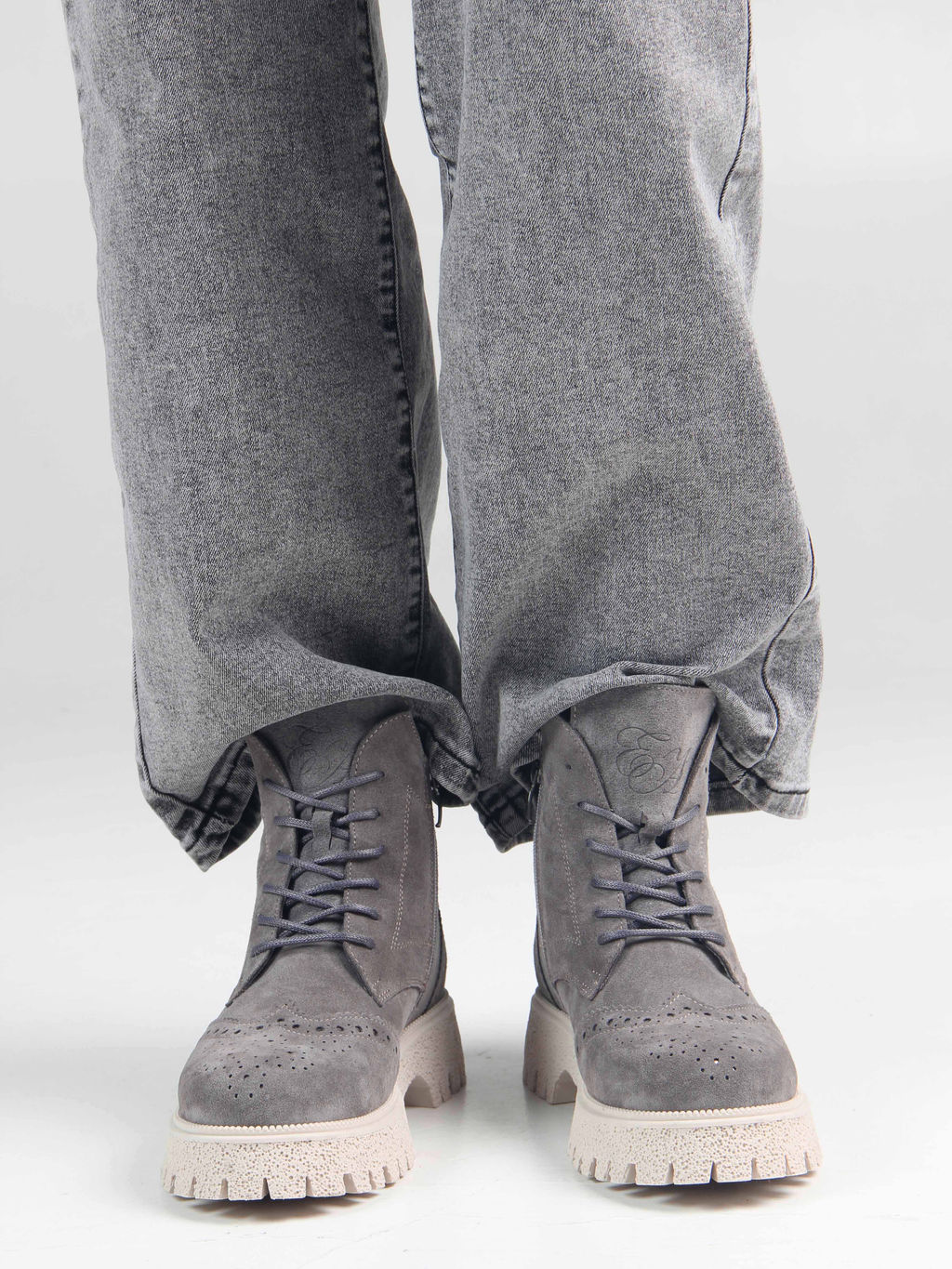 Ботинки 338.1541be. серый замок замша/Байка
