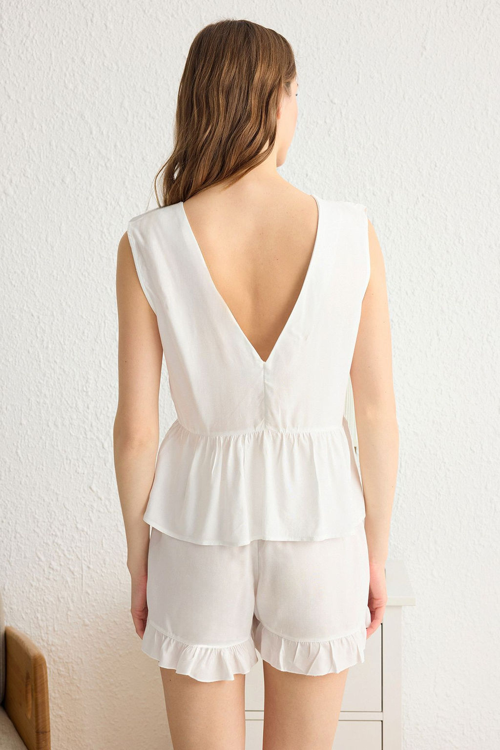 Trendyolmilla Beyaz F?rf?r ve Baglama Detayl? Viskon Sortlu Dokuma Pijama Tak?m? THMSS25PT00057 фото 9