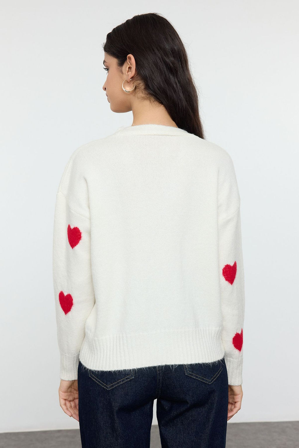 TRENDYOLMILLA Ekru Kalp Desenli V Yaka Triko H?rka TWOAW25HI00373 фото 5