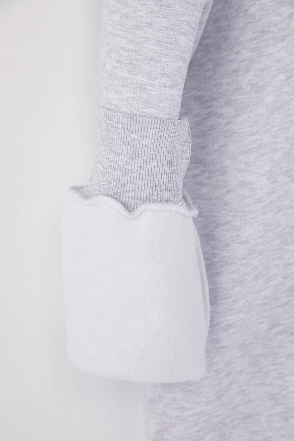 Kar Melanj Oversize/Rahat Kesim Basic Bisiklet Yaka Kal?n/Ici polarl? Orme Sweatshirt TWOAW24SW00102