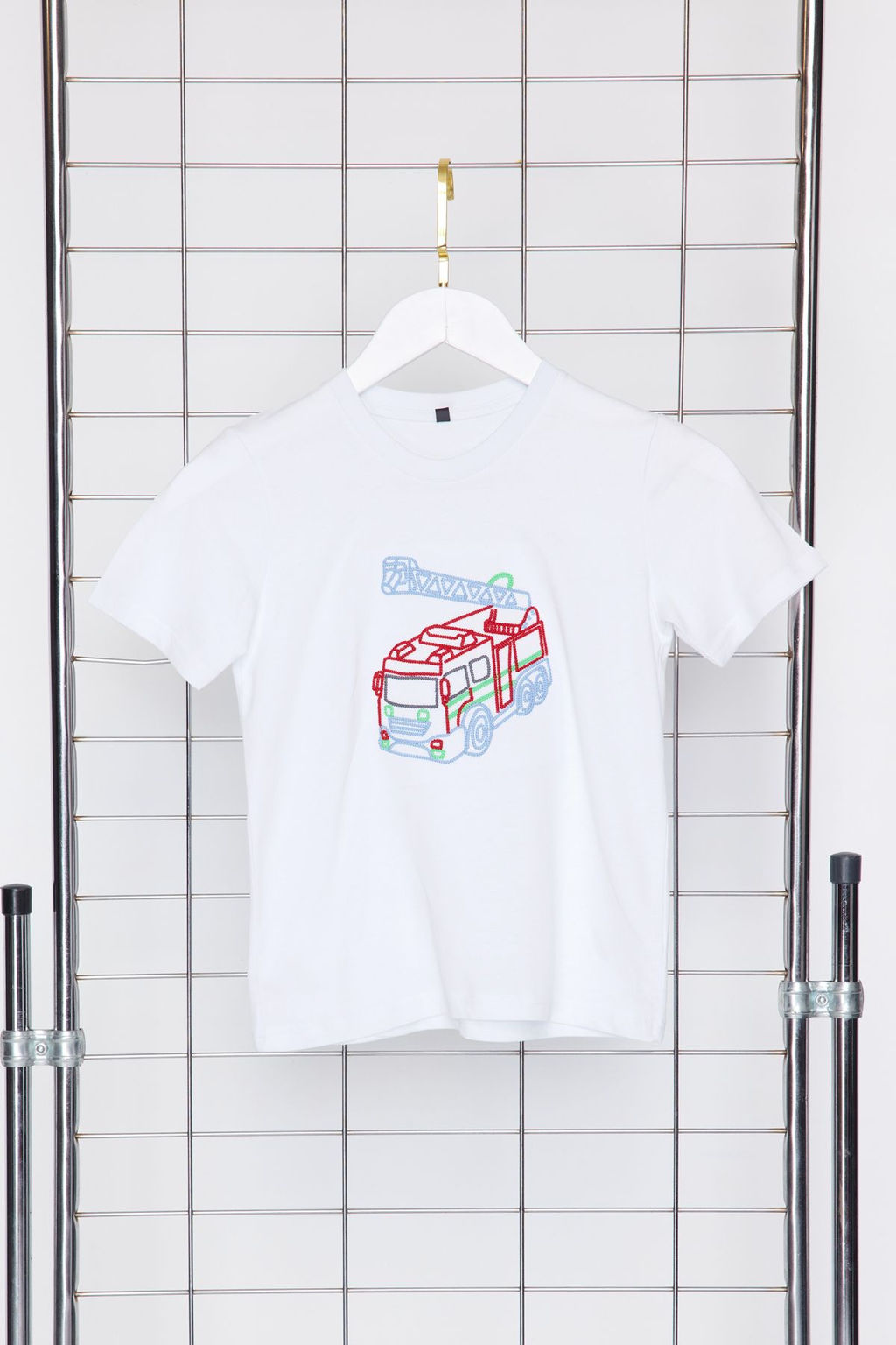 Beyaz Erkek Cocuk %100 Pamuk Araba Desenli Regular/Normal Kal?p K?sa Kol Orme T-Shirt TKDSS24TS00031 - Trendyolmilla фото 2