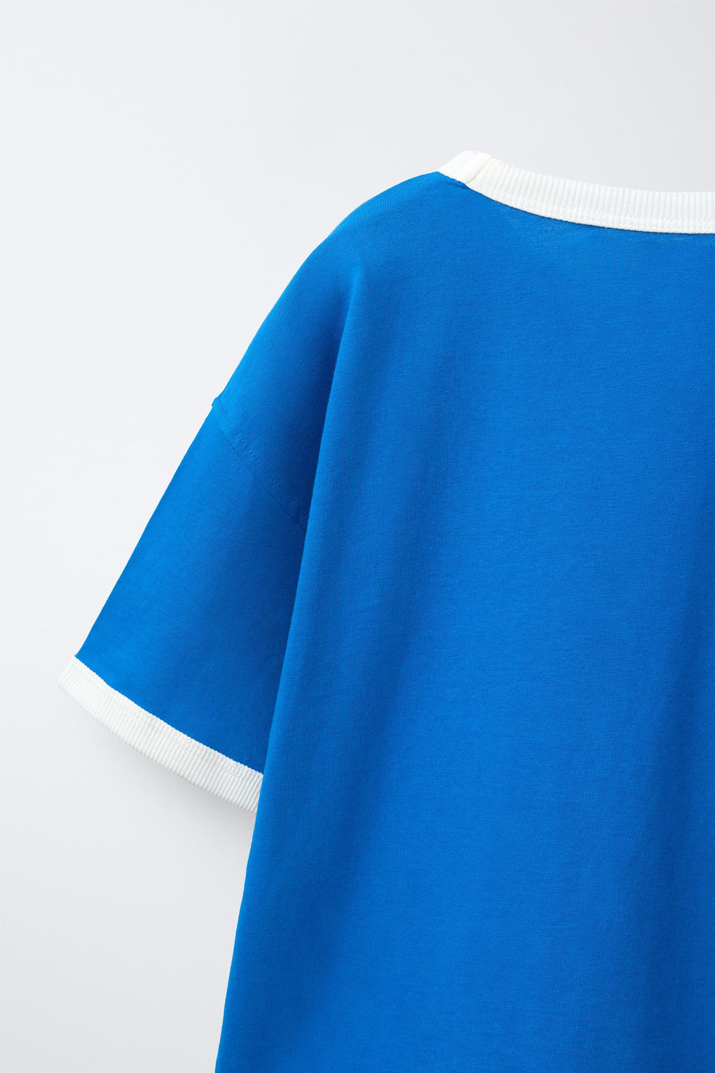 CAMISETA JOGGING VIVOS CONTRASTE / Azulina