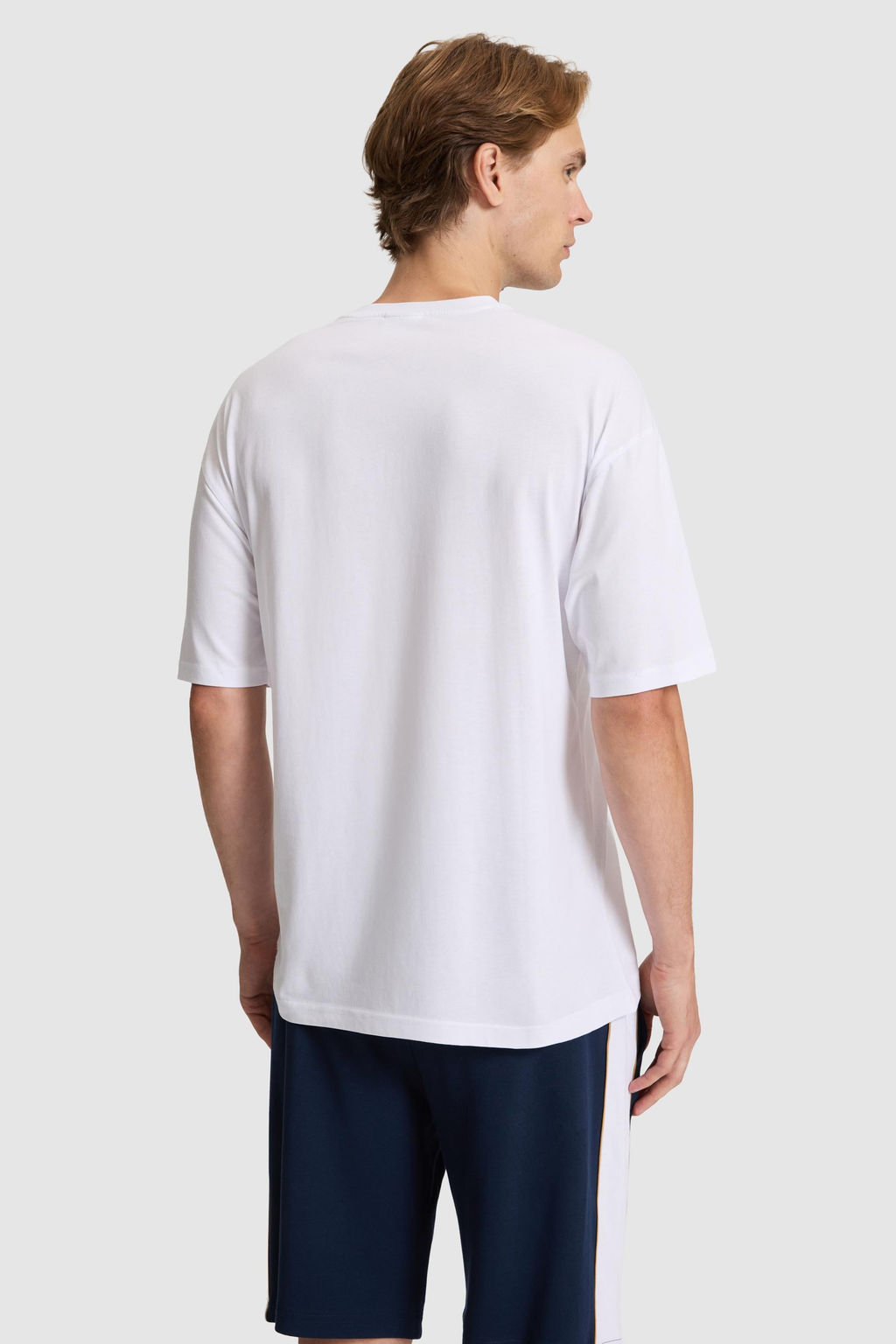 Erkek Beyaz Comfort Fit Bisiklet Yaka Ti__rt