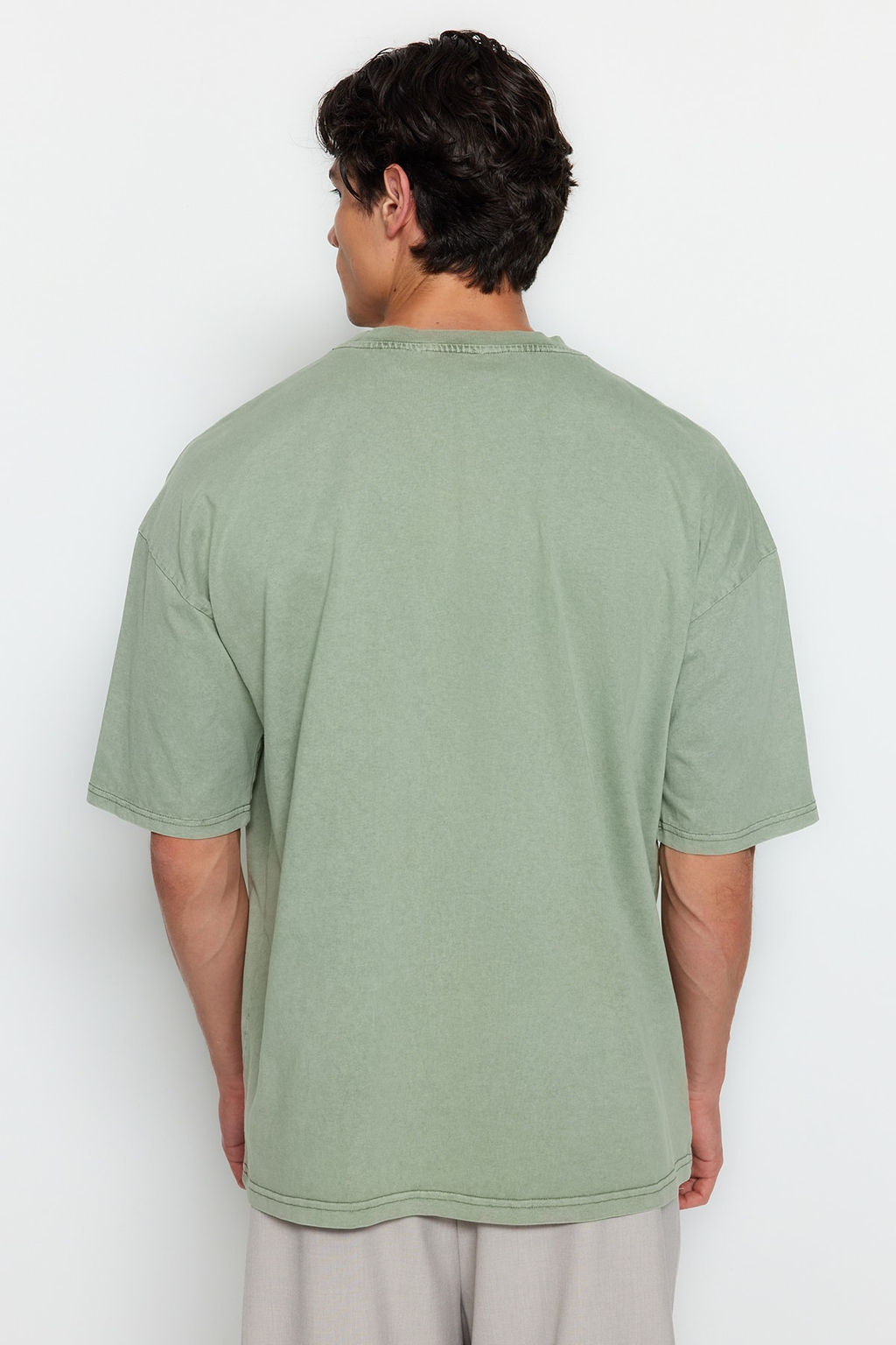 TRENDYOL MAN Premium Antrasit Oversize/Genis Kesim Soluk Efektli %100 Pamuklu T-Shirt TMNSS23TS00153 - Trendyolmilla фото 2