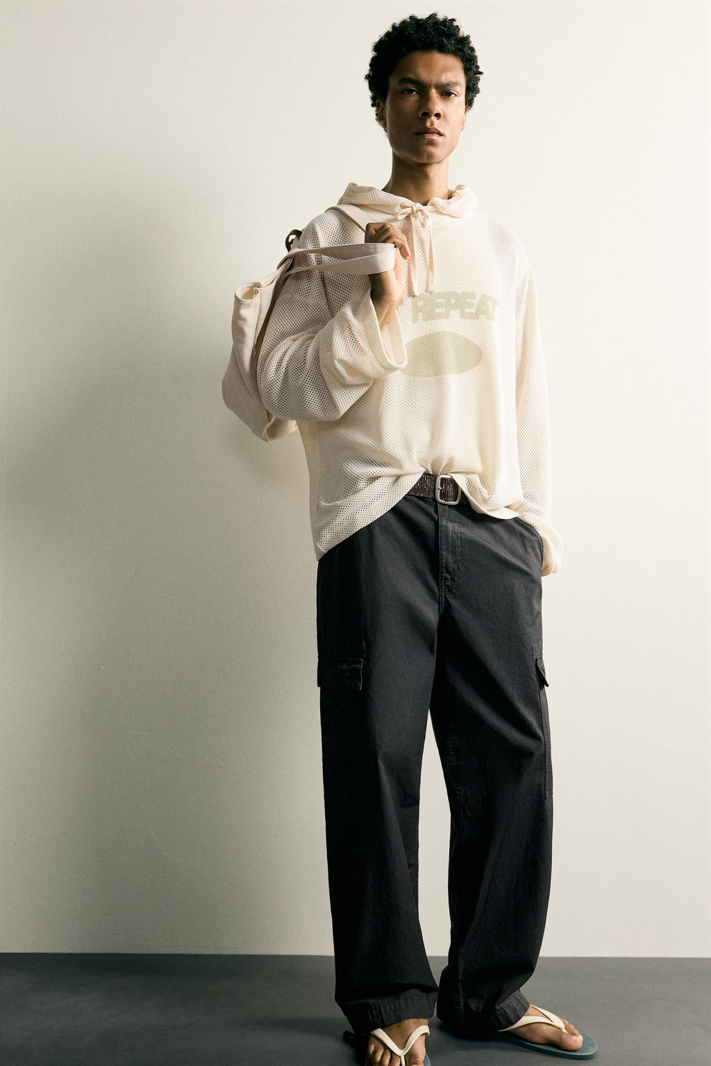 SUDADERA RELAXED FIT CAPUCHA / Crudo - Zara фото 6
