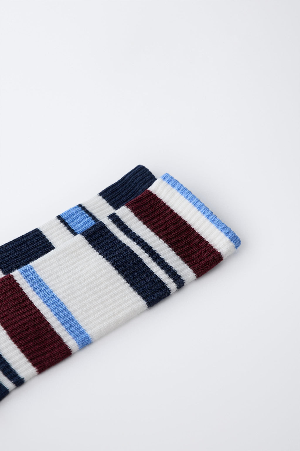 2-PACK OF LONG STRIPED SOCKS - Zara фото 2