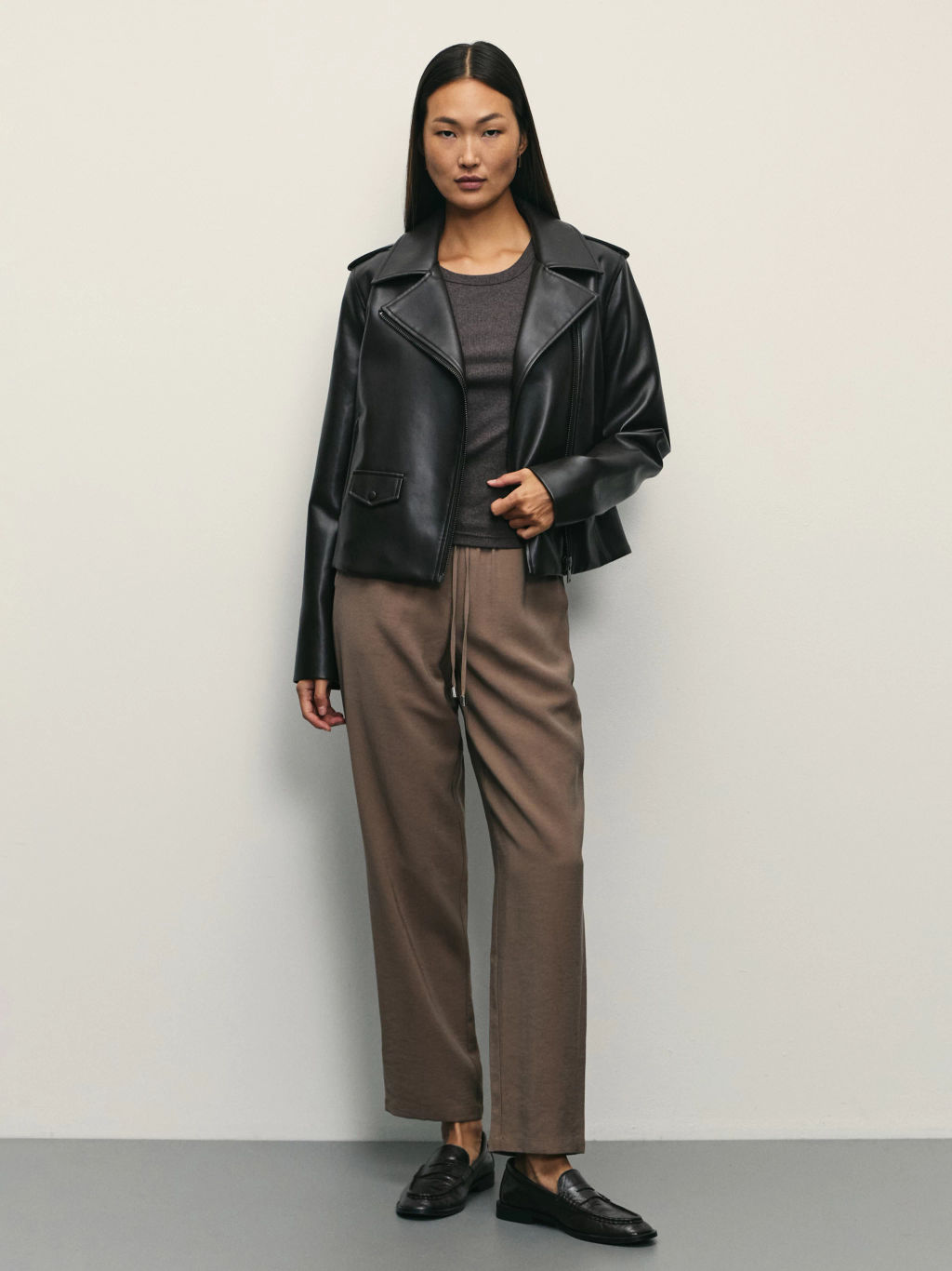 Зауженные брюки с эластичным поясом / Zarina фото 6