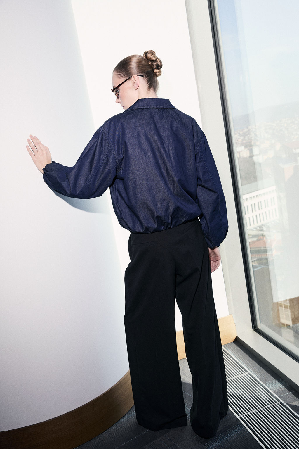 Koyu Mavi Bomber 100% Pamuk Denim Ceket TWOSS26CE00005 - Trendyolmilla фото 7