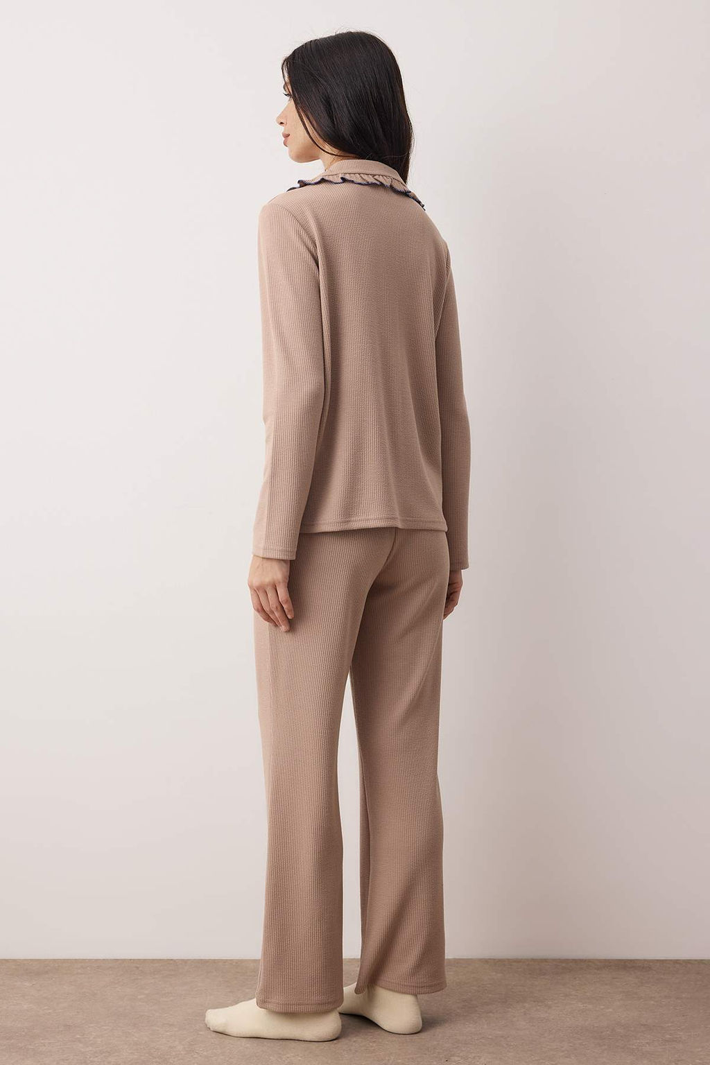 Bej Pamuklu F?rf?rl? Nak?sl? Fitilli Orme Pijama Tak?m? THMAW26PT00224 - Trendyolmilla фото 4