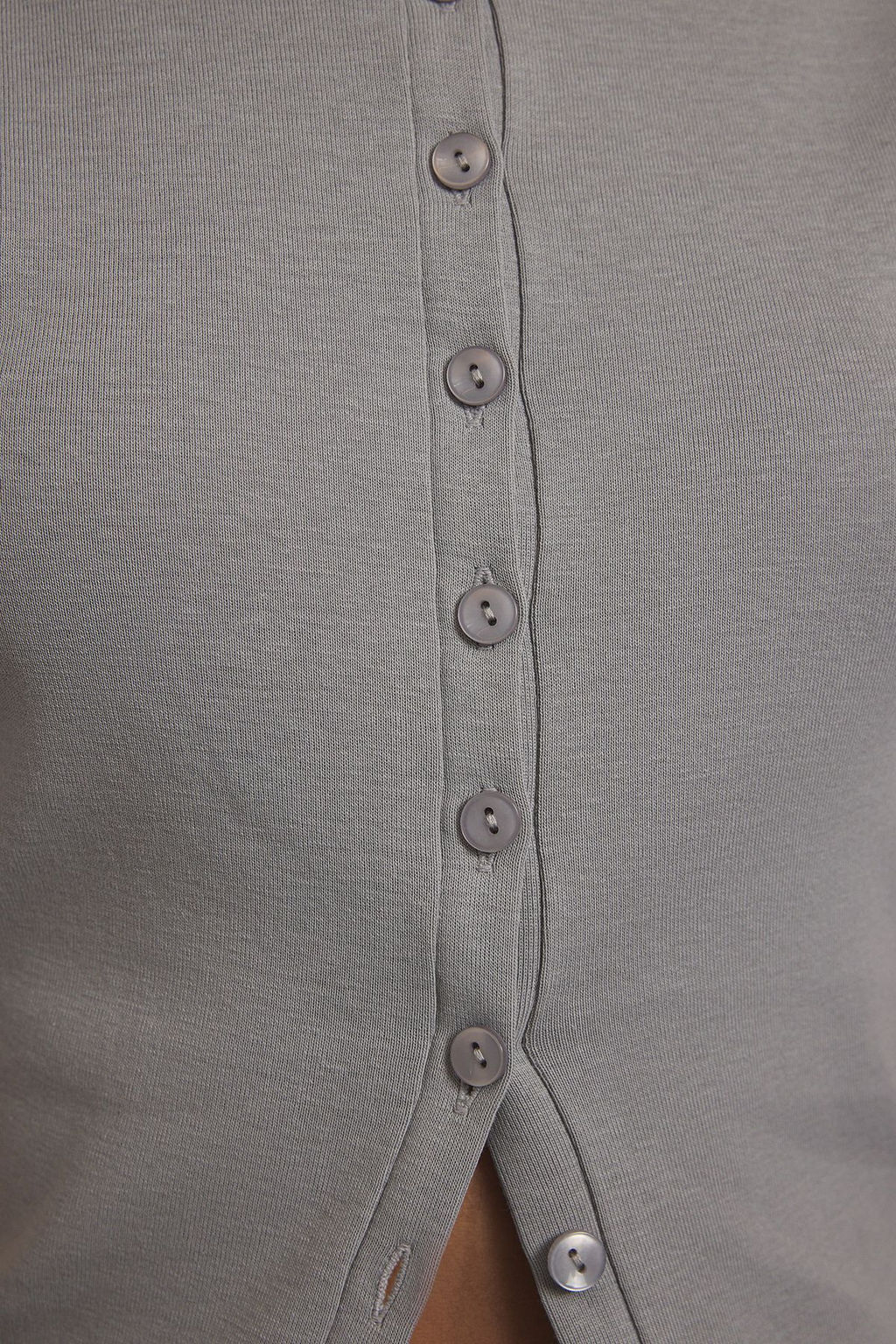 Gri Dugmeli Fitted/Vucuda Oturan Orme Bluz TWOSS25BZ00281