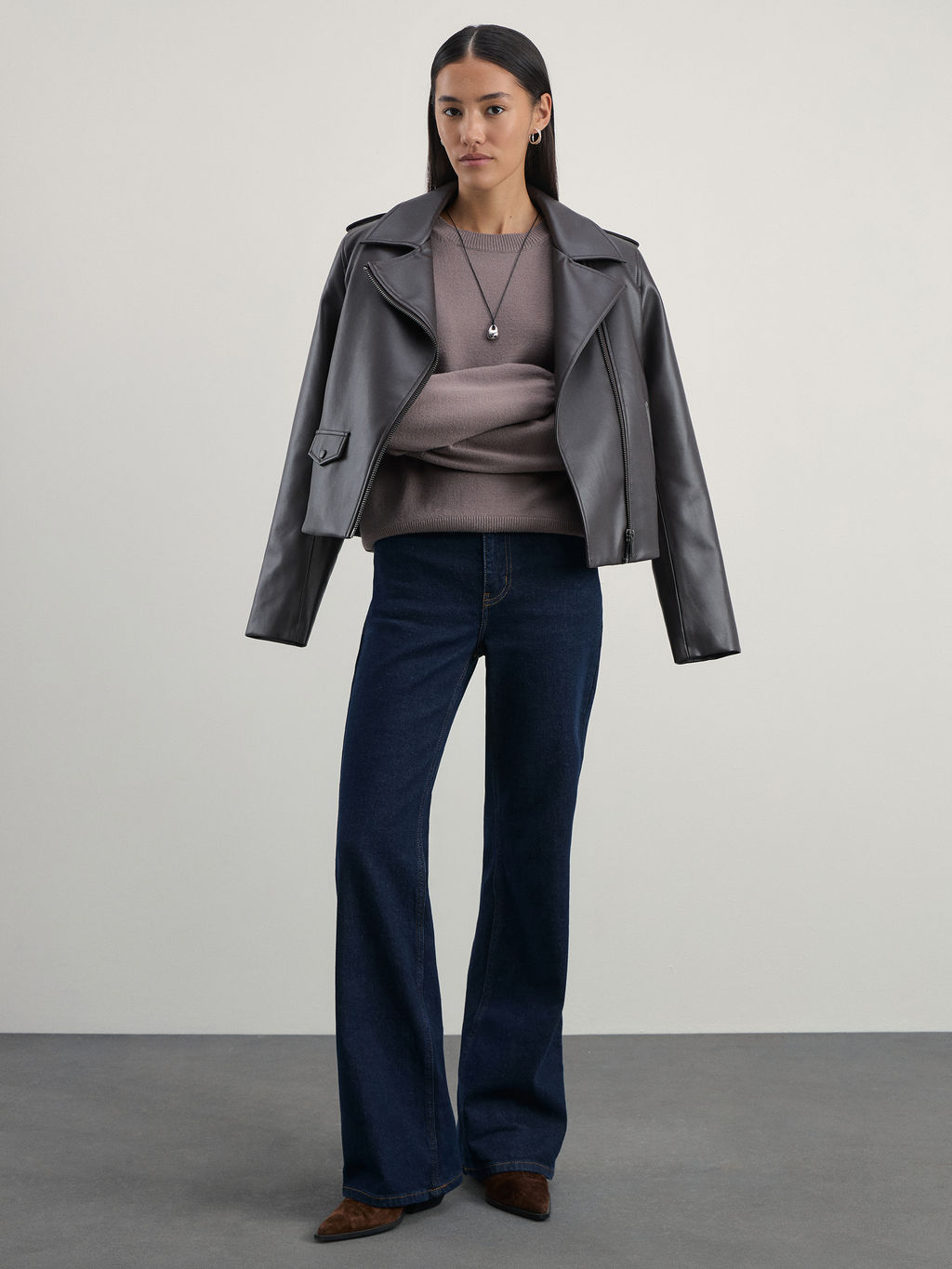 Базовый однотонный джемпер из вискозы / Zarina  фото 2