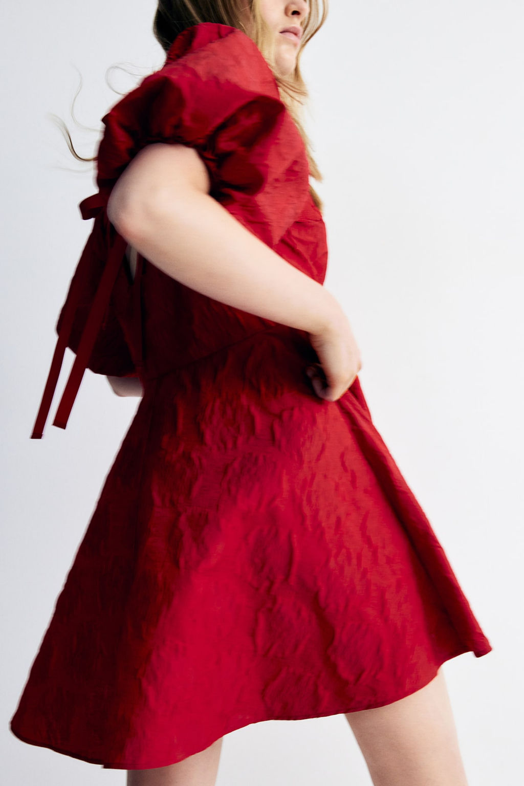 Vestido en tejido jacquard con lazada - H&m фото 6