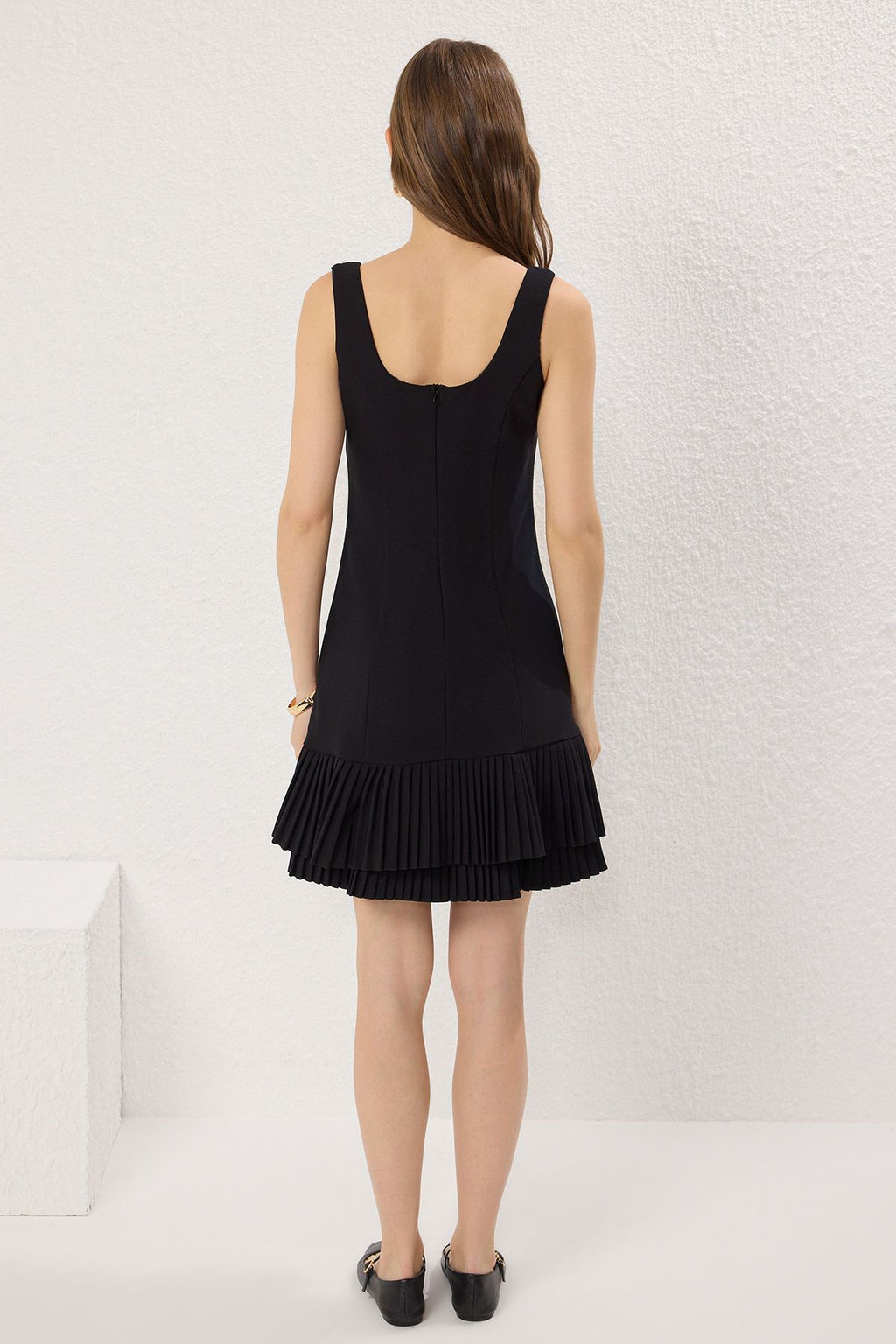 TRENDYOLMILLA Siyah Duz Piliseli Mini Dokuma Elbise TWOSS25EL00753  фото 9