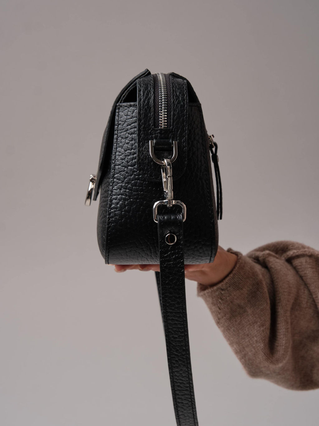 Женская сумка кросс-боди Azaro 3684 черный соло