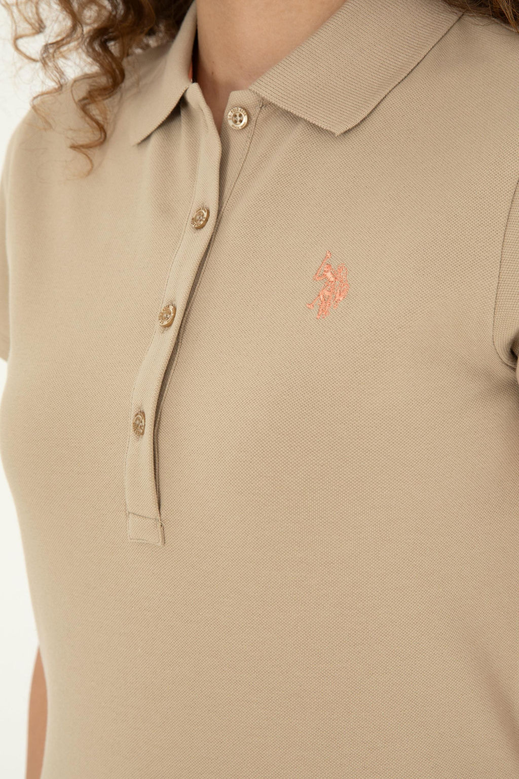 U. S. Polo Assn / Женская базовая футболка светло-хаки - U.s. polo assn фото 7