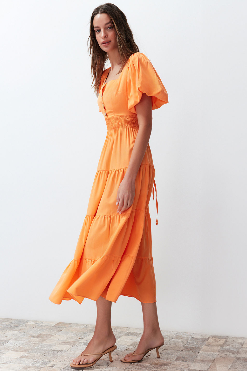 Turuncu Belden Ac?lan Gipe ve S?rt Detayl? Kare Yaka Maxi Dokuma Elbise TWOSS24EL00431