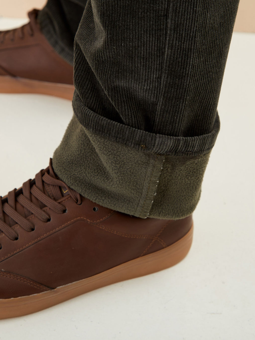 Утепленные мужские вельветовые брюки прямого кроя на флисе - Mossmore фото 33