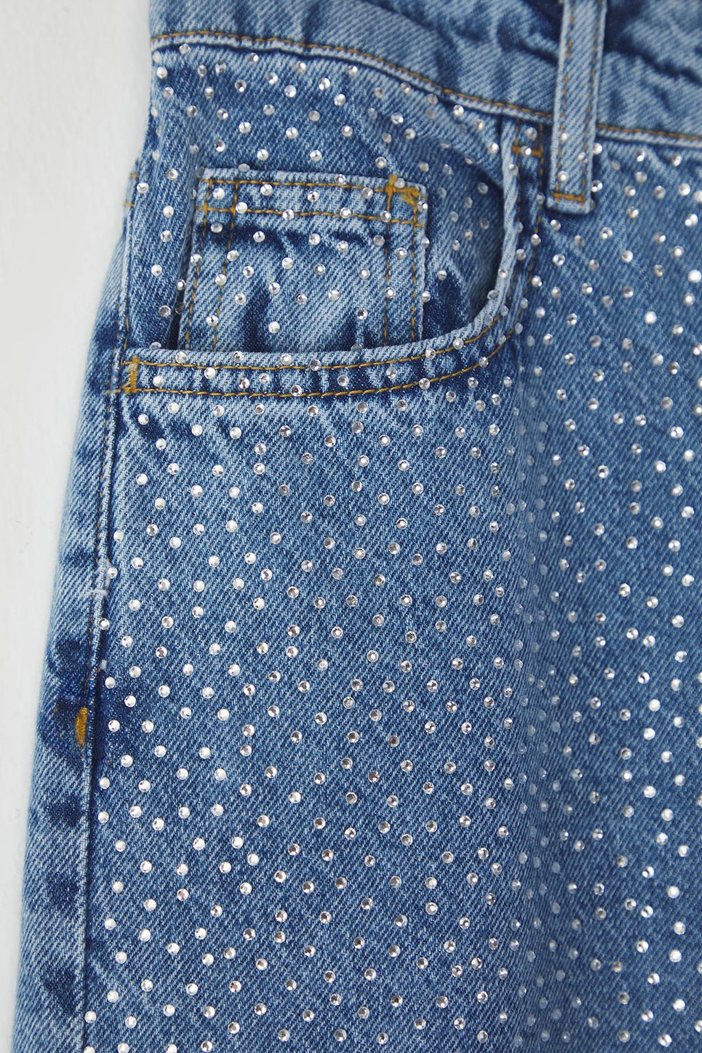 Limited Edition Mavi Tasl? Pacas? Kesikli Denim Kapri Bermuda TWOSS25SR00061 - Trendyolmilla фото 6