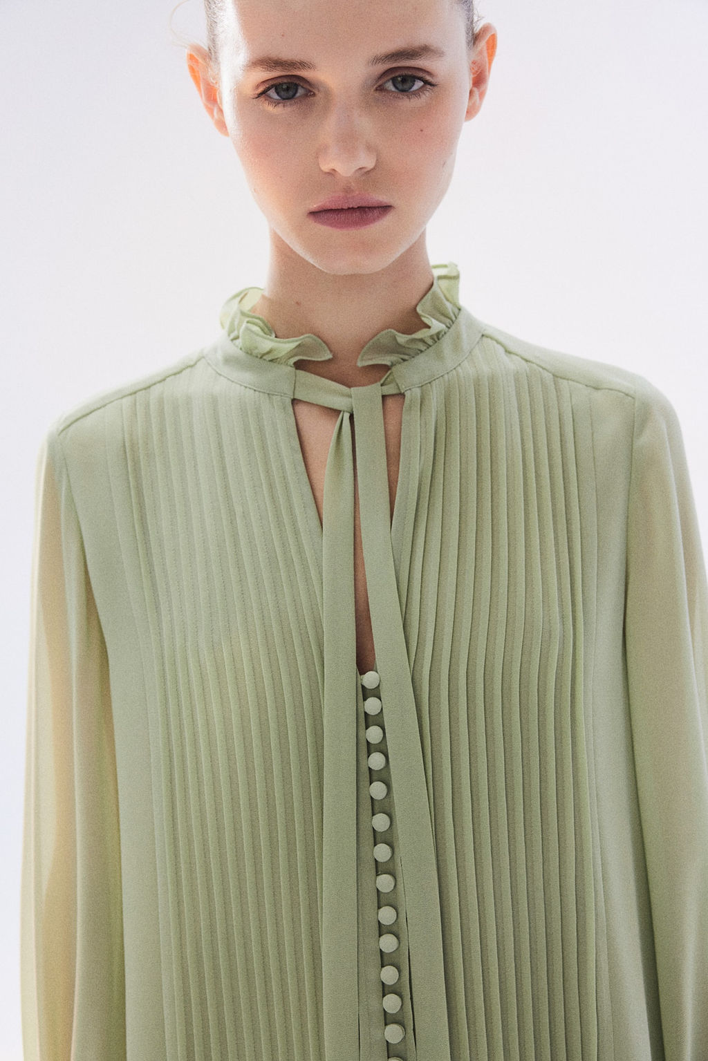 Vestido de gasa con jaretas - H&m фото 3