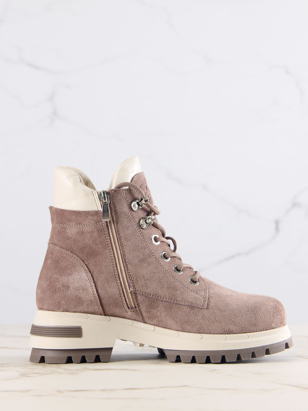 Ботинки 261.uno9br.Капучино замша+бежевый/мех