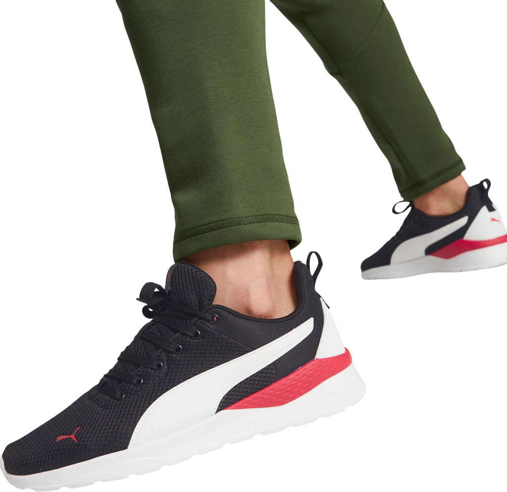 Кроссовки взрослые