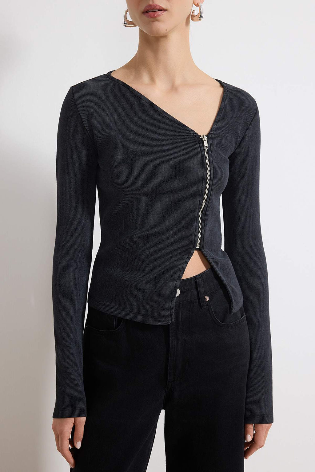 Antrasit Fitted Asimetrik Yaka Fermuarl? Eskitme/Soluk Efektli Esnek Orme Bluz TWOSS26BZ00271