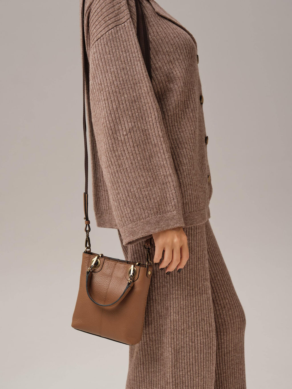 Сумка кожаная кросс-боди Deboro 30347 светлый орех